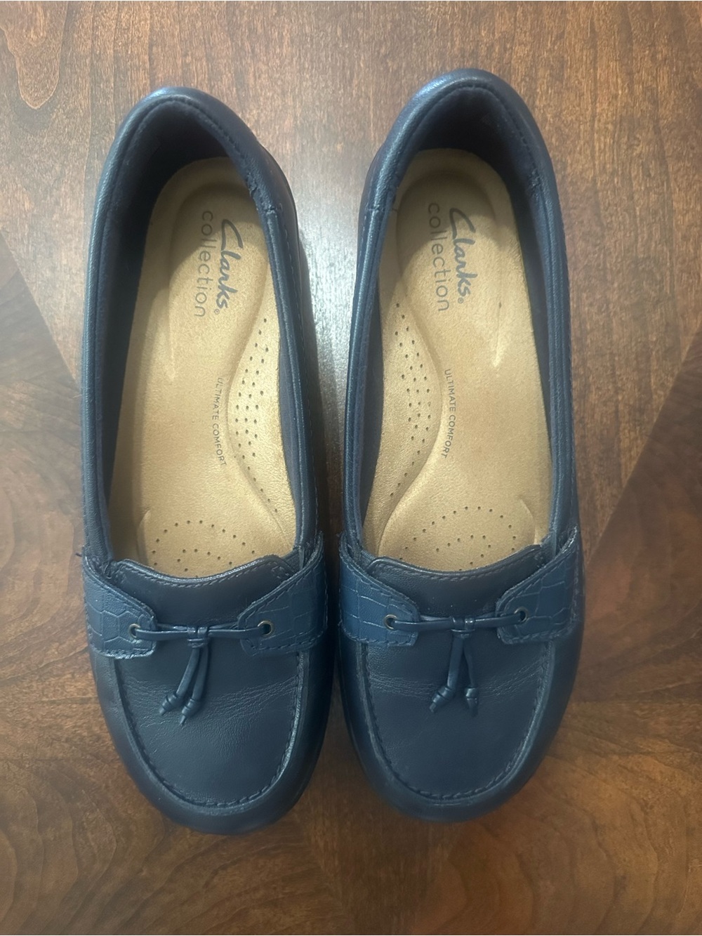 Clarks Navy Leather Bow-Accent Slip-On Loafers for Women